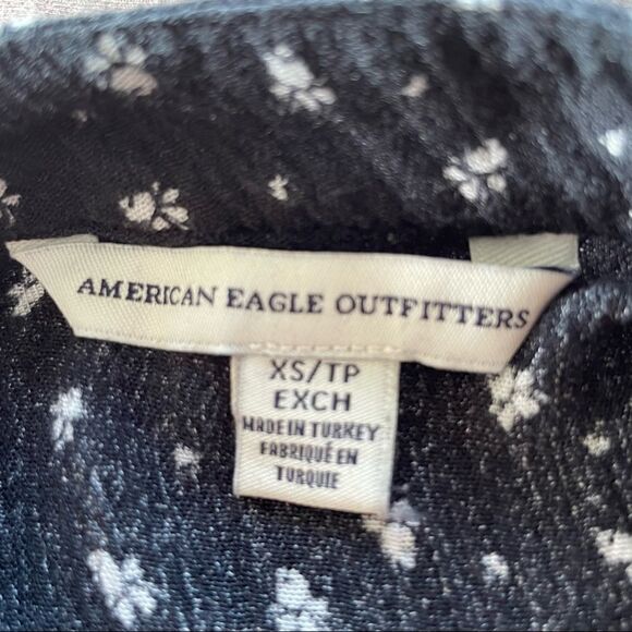 American Eagle cold shoulder top - Picture 5 of 6